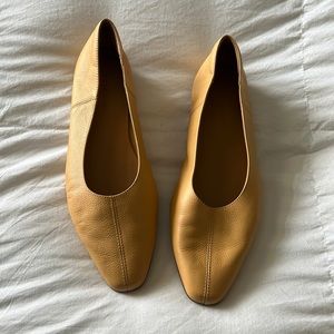 Everlane Square Toe Day Glove | Butter Yellow